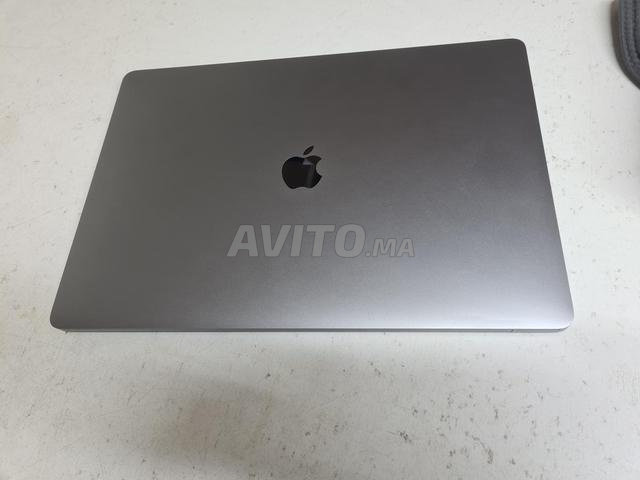 MacBook pro 15 pouces 2017 core i7 16/512