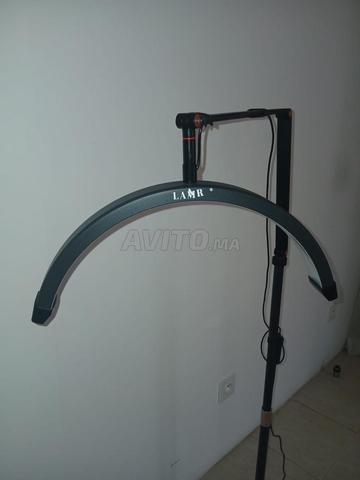 Lampe LED demi-lune professionnelle