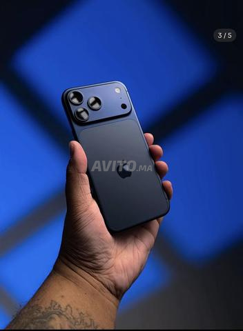 • للبيع iPhone 17 Pro Max - حالة ممتازة