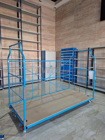 حاوية متنقلة قابلة للتكديس - 600 كجم