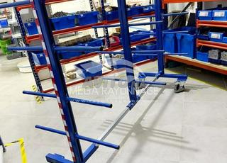 Rayonnage cantilever mobile