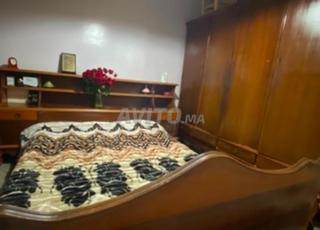 إطار سرير وخزانة ذات 4 أبواب