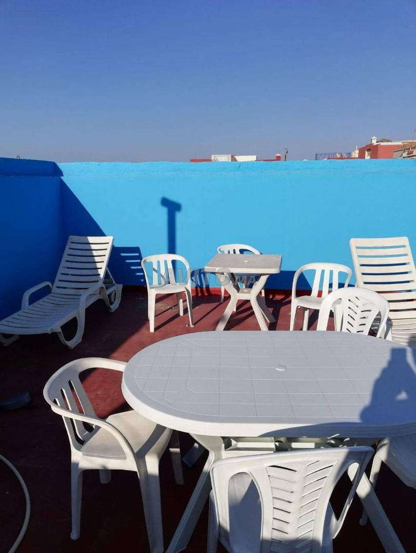 Appartement avec terrasse privé à louer - image 4