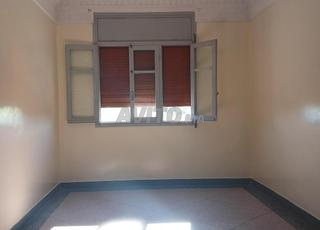 الشقة للكراء شارع مقداد الحريزي