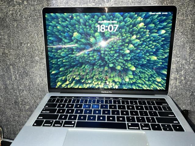 MacBook Pro 2019 touchbar
