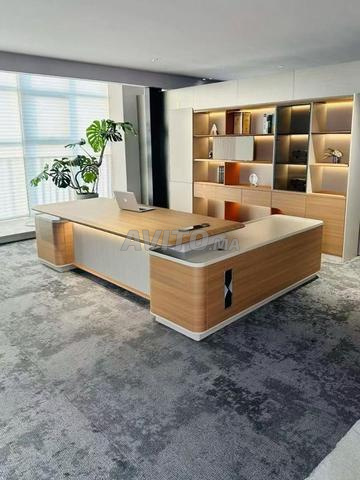 مكاتب إدارية مصممة لراحة الموظف وزيادة الإنتاجية