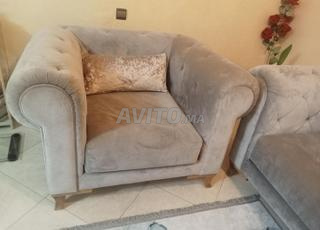 3 Canapés presque neufs de 3 et 2 et une places