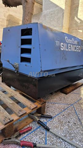 مولد كهربائي