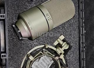 ميكروفون استوديو احترافي