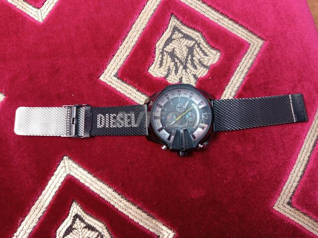 ساعة ماركة ديزل