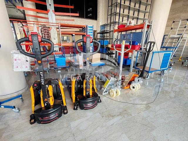 رافعة يدوية بعجلات من النايلون - BF25