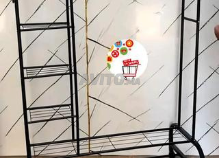 Nouvelle étagère à vêtements en fer de haute qualité