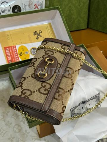 حقيبة Gucci بحزام سلسلة عرض GC8844