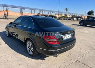 مرسيدس بنز 220 ديزل أوتوماتيكية 2010