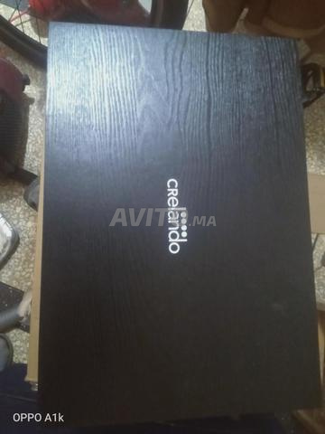 صندوق لأصحاب الحفلات والفن