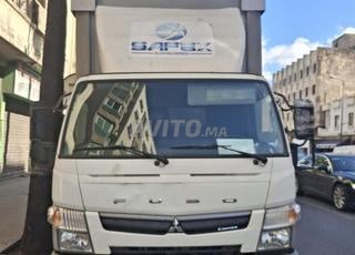 كانتر مغطى 8t550 مع مصعد خلفي