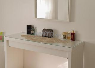 Coiffeuse et miroir à 1400 comme neuf.