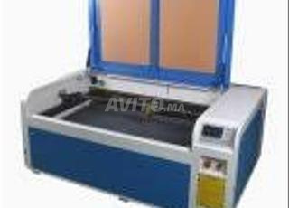 آلة النقش والقطع بالليزر CO2