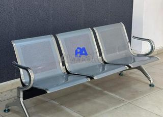 مقعد/كرسي انتظار/منضدة/مرغريت...