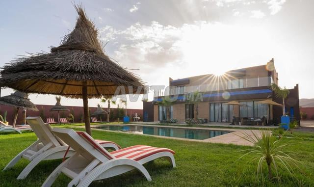 Villa titrée à vendre 2685m2 à Bourrous