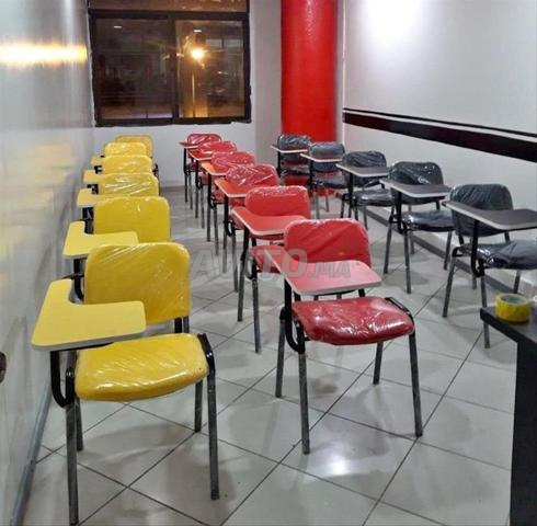 Chaises ISO avec tablette d’écriture robustes