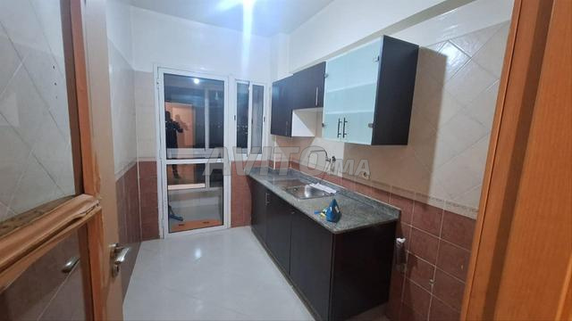 شقة للكراء بإقامة النسيم شارع المقاومة 2600 درهم