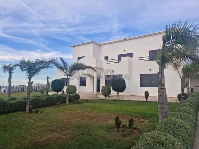 فيلا رائعة مع إطلالة ومسبح