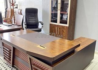 Bureau importé de luxe avec un design moderne et soigné