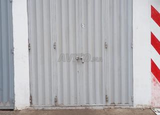 مرآب بمساحة 17 مترًا