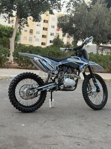 Moto Cross Highper 200CC Puissante Tout Terrain