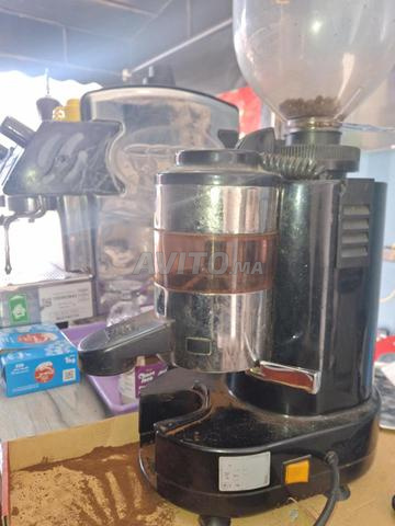 أجهزة قهوة انبورطي matériel café emporté