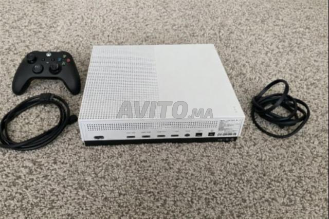 إكس بوكس وان إس بحالة جيدة