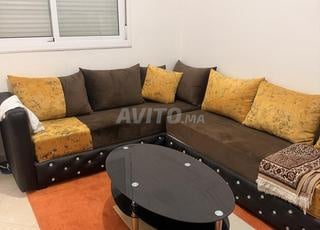 Petit salon à vendre – Bon état