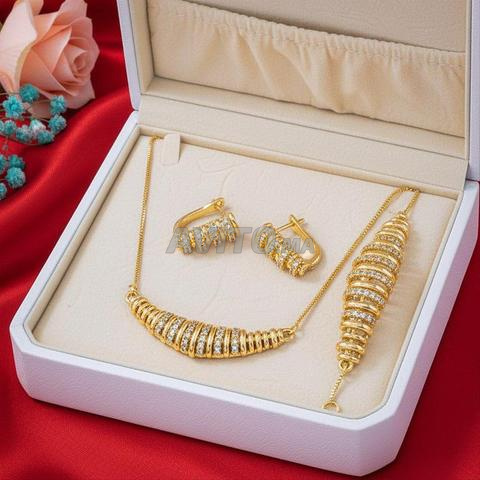 مجموعة مجوهرات نسائية