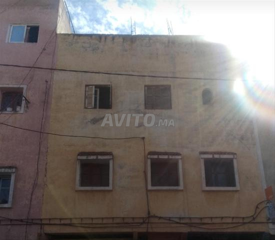 منزل من طابقين