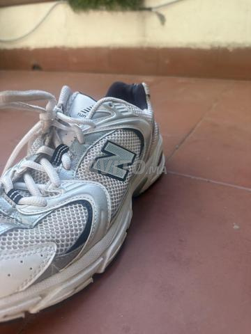 نيو بالانس 530 للجنسين أسود وأبيض