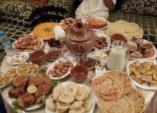 نساء عاملات في المنازل طباخات مربيات