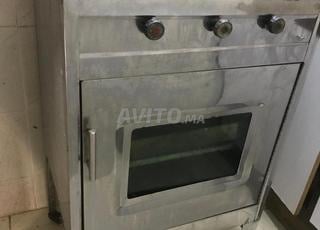 فرن غاز بحالة جيدة لسكان الدروش