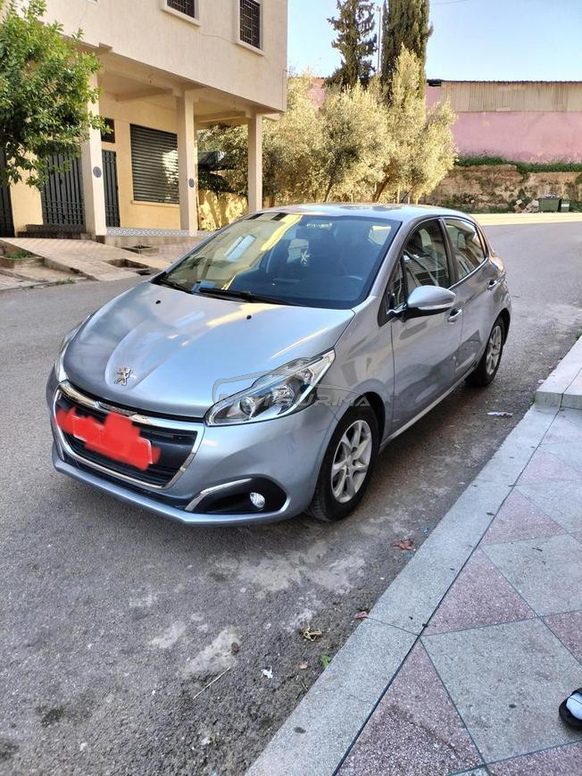 Peugeot 208 Diesel Manuelle 2019 à Meknès
