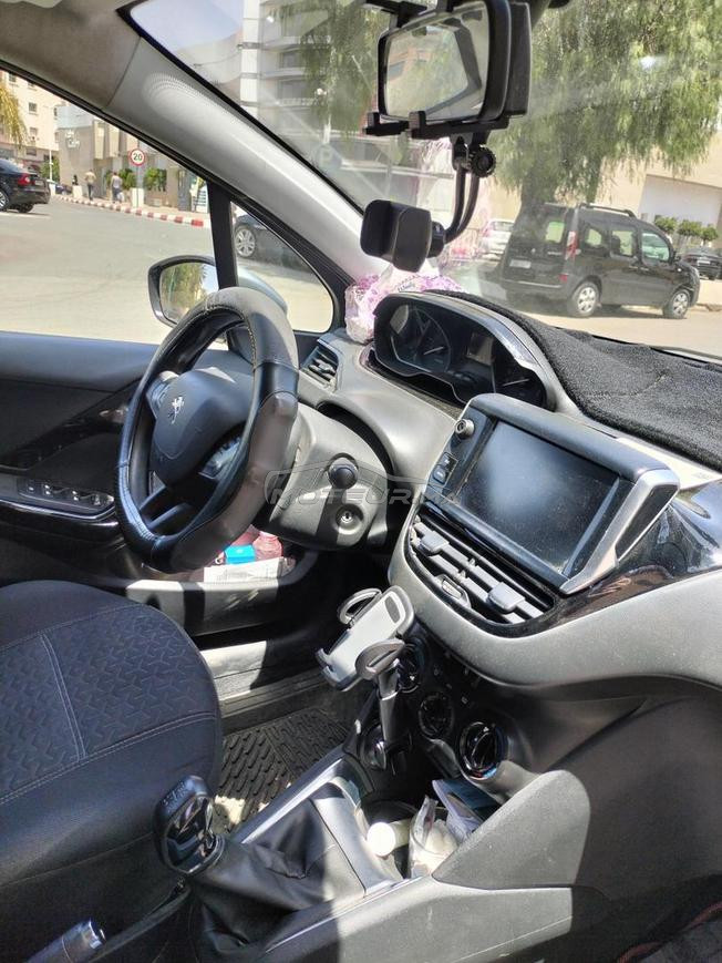 Peugeot 208 Diesel Manuelle 2019 à Meknès