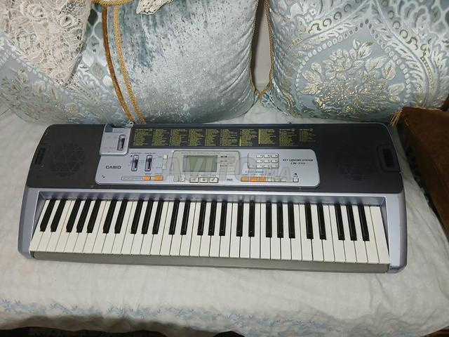 بيانو كاسيو LK 110