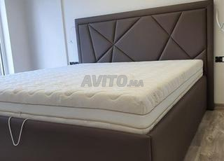 🛏️ Lit moderne et confortable – Design élégant