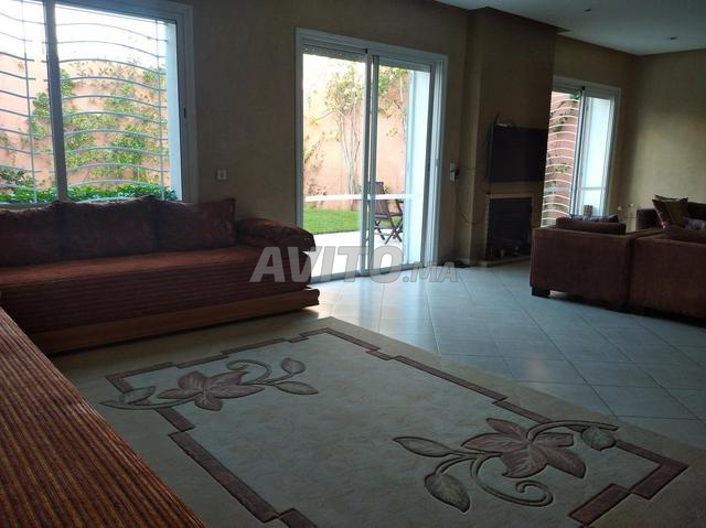 Villa à vendre zone immeuble, à 200m du CFC