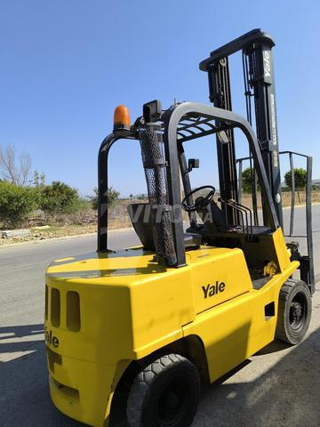 رافعة شوكية ديزل YALE 2,5 طن
