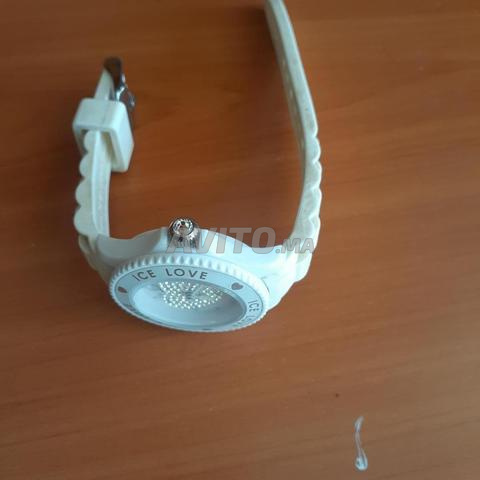 ساعة يدوية نسائية للبيع