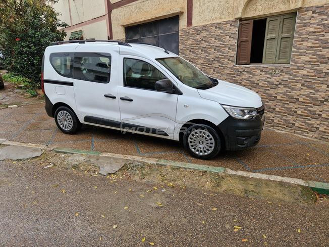 Renault exprès mzl jedida