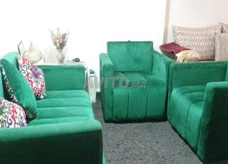 Salon moderne en velours vert – Très bon état