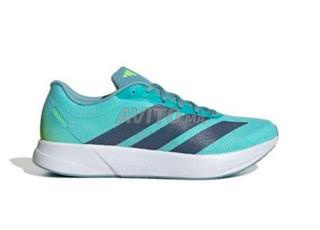 Adidas original dans sa boite taille 45
