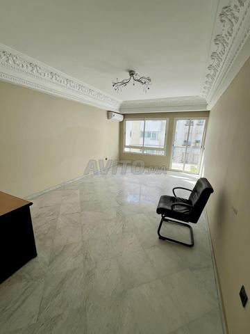 للكراء شقة فارغة في راسين