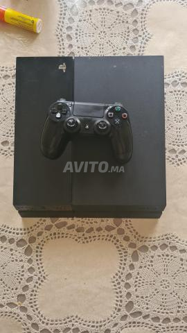 جهاز PS4 fat 1116 بسعة 500 جيجابايت مع 2 يد تحكم و أونلاين ⬇️